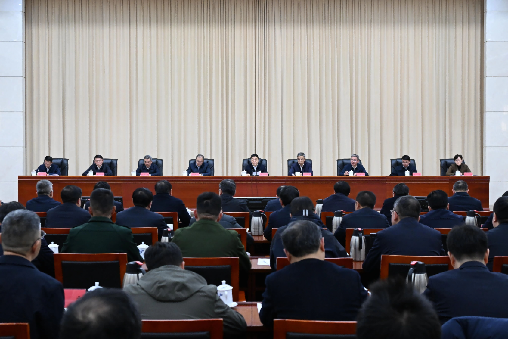 叶建春主持召开全省安全生产和森林防灭火视频会议